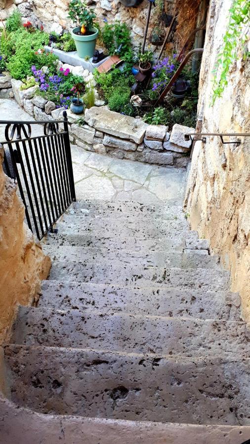 La Garde Adhemar, L'Escalier Medieval La Garde-Adhémar Exterior foto