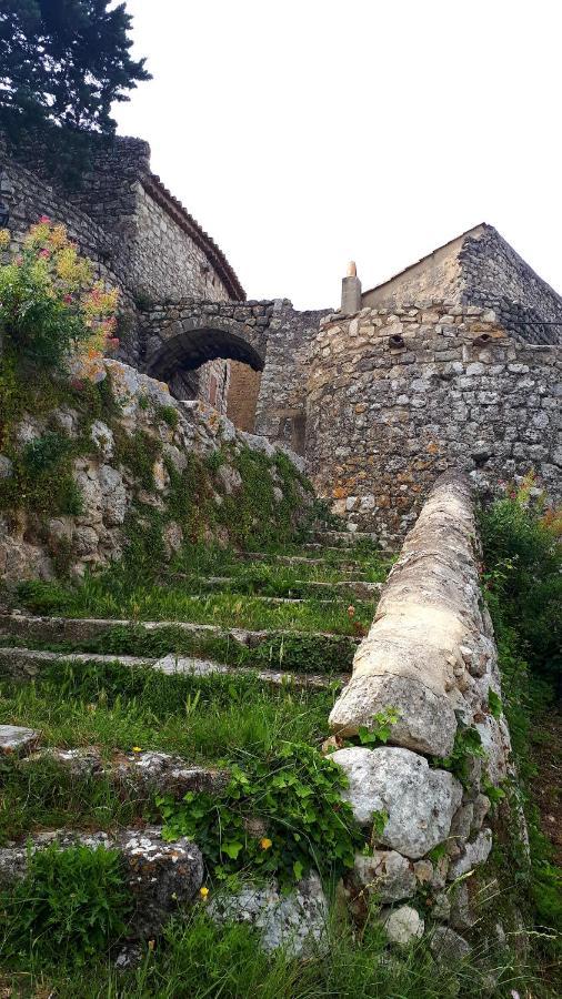 La Garde Adhemar, L'Escalier Medieval La Garde-Adhémar Exterior foto